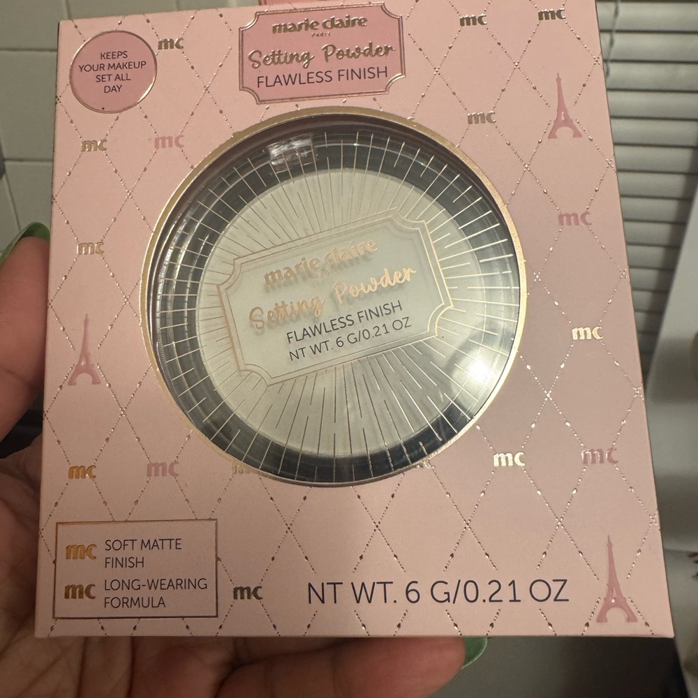 Marie Claire Setting Powder - Picture 6 of 6